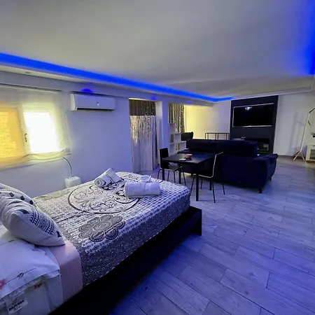 6 By Homing Marbella